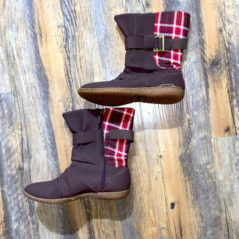 Patagonia Boots NEW, 5